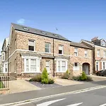 Cliffords View Luxury Apartment